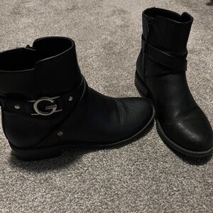 Short boots